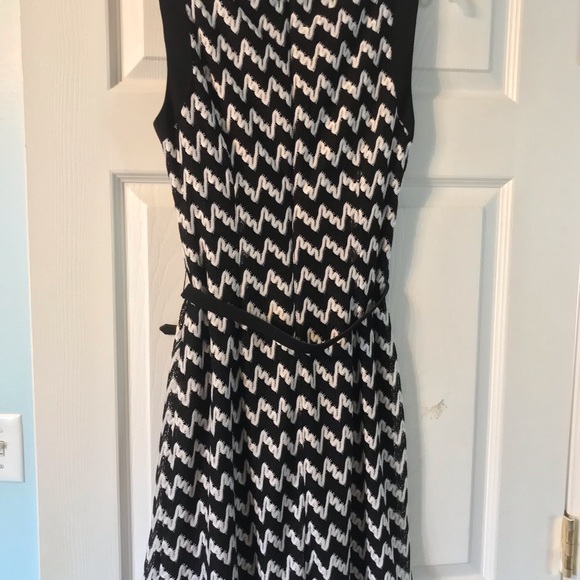 Cache dress - Picture 3 of 3